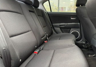 Подержанный автомобиль Mazda 3 Sedan 2007 года (11 фото)