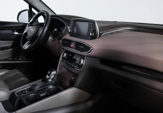 Подержанный автомобиль Hyundai Santa Fe 2018 года (7 фото)