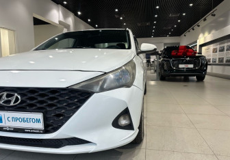 Подержанный автомобиль Hyundai Solaris Sedan 2020 года (8 фото)