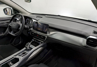 Подержанный автомобиль Geely Coolray 2022 года (19 фото)