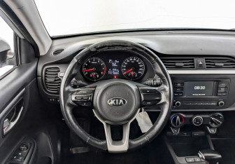 Подержанный автомобиль Kia Rio Hatchback 2021 года (21 фото)