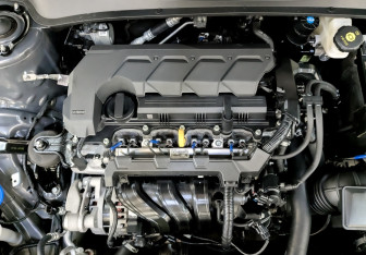 Подержанный автомобиль Hyundai Elantra Sedan 2024 года (9 фото)