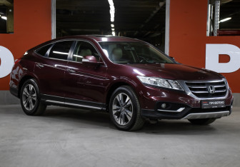 Подержанный автомобиль Honda Crosstour 2012 года (3 фото)