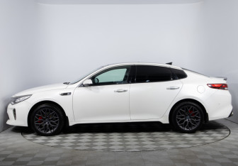 Подержанный автомобиль Kia Optima Sedan 2017 года (8 фото)