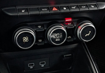 Подержанный автомобиль Renault Duster 2021 года (21 фото)