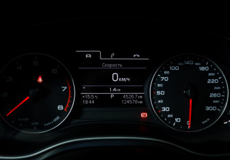 Подержанный автомобиль Audi A6 Sedan 2016 года (11 фото)
