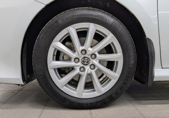 Подержанный автомобиль Toyota Camry Sedan 2022 года (12 фото)