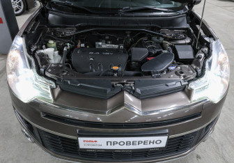 Подержанный автомобиль Citroen C-Crosser 2012 года (9 фото)