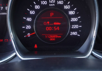 Подержанный автомобиль Kia Ceed Hatchback 2012 года (15 фото)
