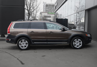 Подержанный автомобиль Volvo XC70 2014 года (4 фото)