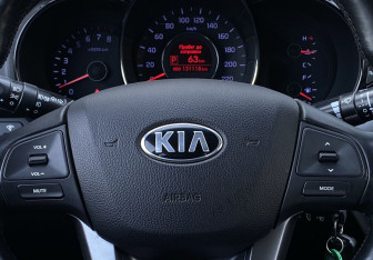 Подержанный автомобиль Kia Rio Sedan 2013 года (14 фото)