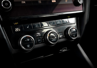 Подержанный автомобиль Skoda Octavia Liftback 2019 года (25 фото)