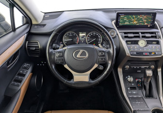 Подержанный автомобиль Lexus NX 2018 года (22 фото)