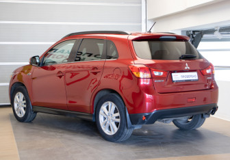 Подержанный автомобиль Mitsubishi ASX 2014 года (6 фото)