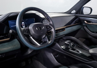 Подержанный автомобиль Geely Monjaro 2023 года (14 фото)