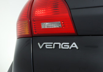 Подержанный автомобиль Kia Venga 2011 года (16 фото)