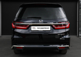 Подержанный автомобиль Honda Odyssey Minivan 2024 года (5 фото)