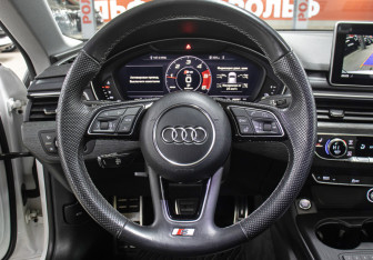 Подержанный автомобиль Audi A5 Liftback 2017 года (17 фото)