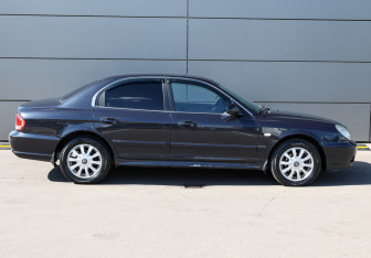 Подержанный автомобиль Hyundai Sonata 2009 года (4 фото)