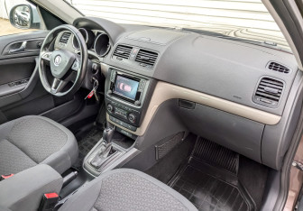 Подержанный автомобиль Skoda Yeti 2015 года (11 фото)