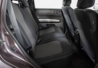 Подержанный автомобиль Nissan X-Trail 2009 года (10 фото)