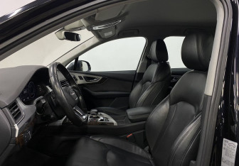 Подержанный автомобиль Audi Q7 2015 года (26 фото)