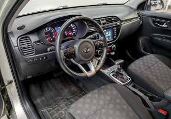 Подержанный автомобиль Kia Rio Hatchback 2020 года (7 фото)