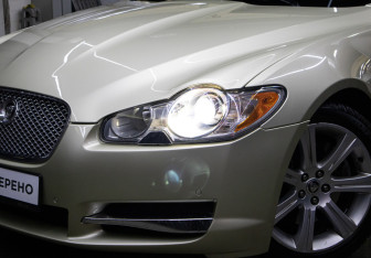 Подержанный автомобиль Jaguar XF Sedan 2008 года (23 фото)