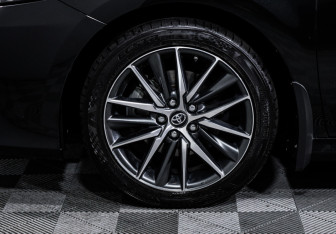 Подержанный автомобиль Toyota Camry Sedan 2023 года (15 фото)