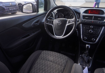Подержанный автомобиль Opel Mokka 2013 года (12 фото)