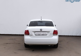 Подержанный автомобиль Volkswagen Polo Sedan 2014 года (6 фото)