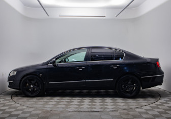 Подержанный автомобиль Volkswagen Passat Sedan 2008 года (8 фото)