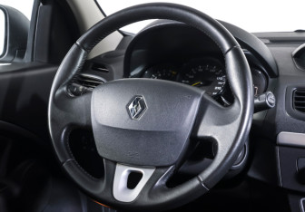 Подержанный автомобиль Renault Megane Hatchback 2012 года (13 фото)