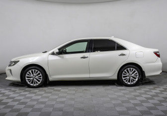 Подержанный автомобиль Toyota Camry Sedan 2018 года (8 фото)