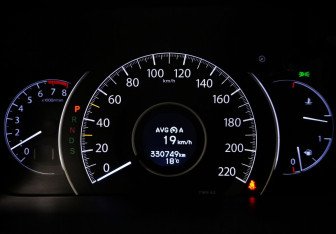 Подержанный автомобиль Honda CR-V 2013 года (17 фото)