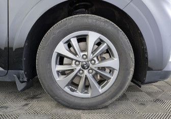 Подержанный автомобиль Kia Carnival 2021 года (12 фото)