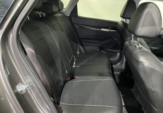 Подержанный автомобиль Kia Seltos 2022 года (10 фото)