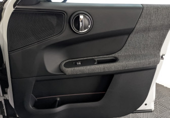 Подержанный автомобиль MINI Countryman 2020 года (23 фото)