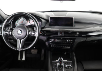 Подержанный автомобиль BMW X6 M 2016 года (10 фото)