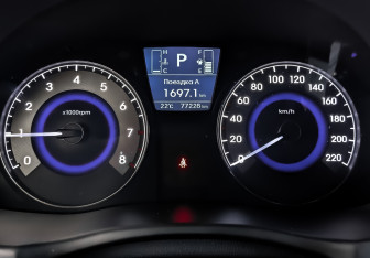 Подержанный автомобиль Hyundai Solaris Sedan 2014 года (16 фото)