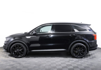 Подержанный автомобиль Kia Sorento 2020 года (8 фото)
