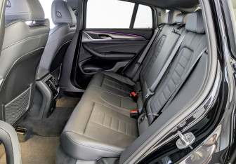 Подержанный автомобиль BMW X4 2024 года (12 фото)