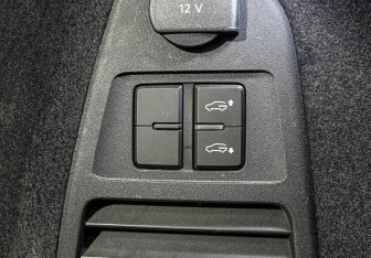 Подержанный автомобиль Volkswagen Touareg 2019 года (23 фото)