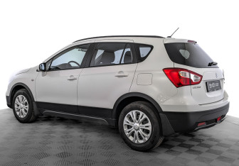 Подержанный автомобиль Suzuki SX4 Hatchback 2021 года (8 фото)