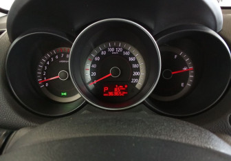 Подержанный автомобиль Kia Cerato Sedan 2009 года (13 фото)