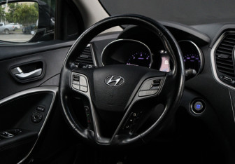 Подержанный автомобиль Hyundai Santa Fe 2017 года (12 фото)