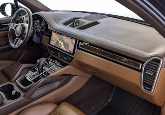 Подержанный автомобиль Porsche Cayenne 2020 года (13 фото)