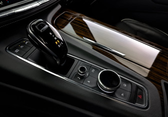 Подержанный автомобиль Cadillac Escalade Suv 2021 года (26 фото)