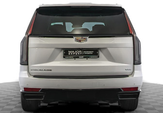 Подержанный автомобиль Cadillac Escalade Suv 2021 года (6 фото)