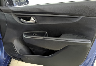 Подержанный автомобиль Kia Rio Hatchback 2019 года (24 фото)